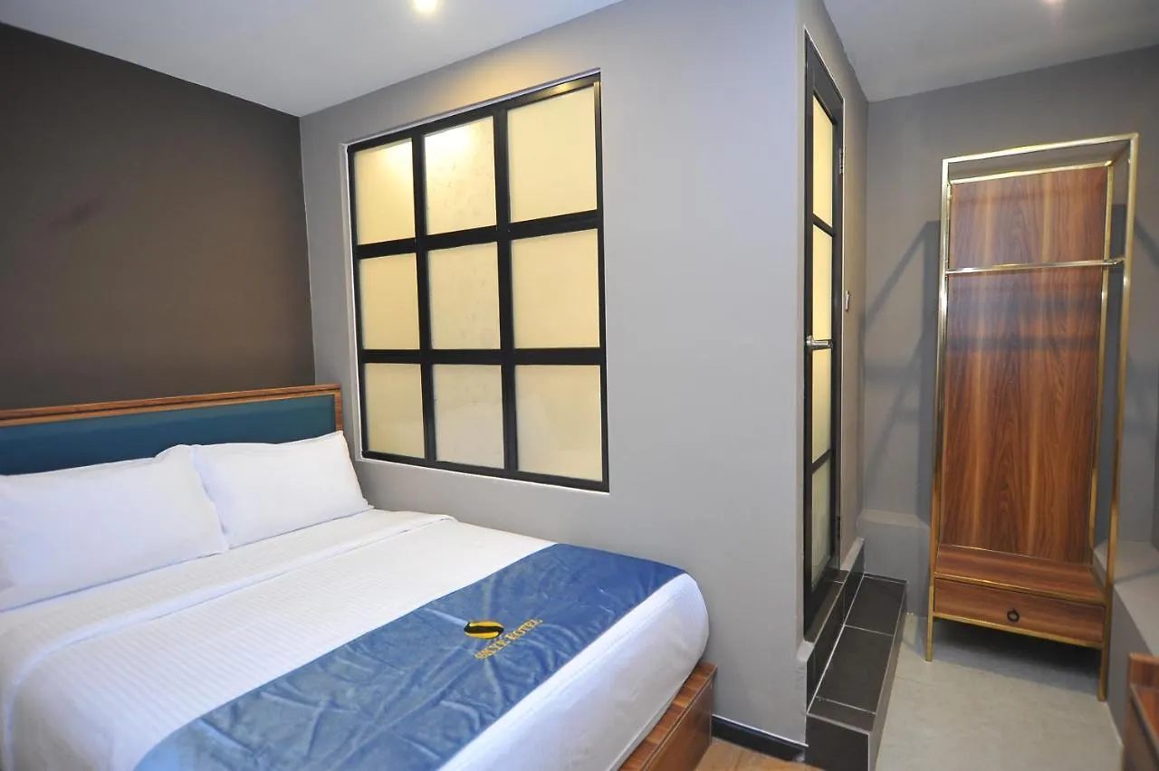 Skye Hotel Sunway Petaling Jaya 2*, Subang Jaya